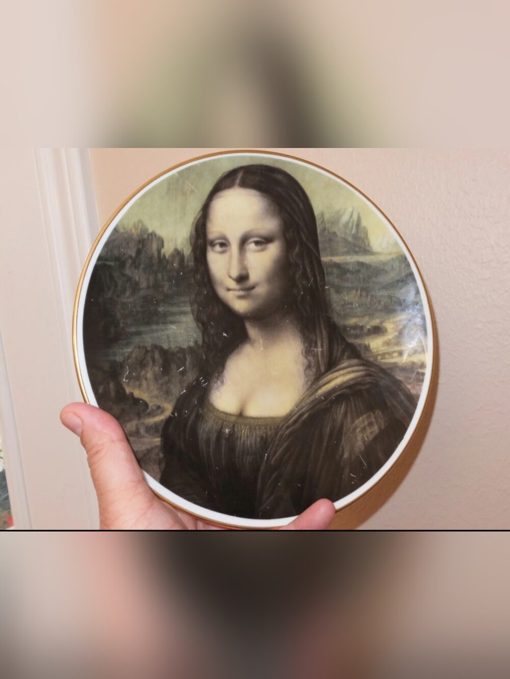 Mona Lisa Art Plate 8 Inches Crown Staffordshire England